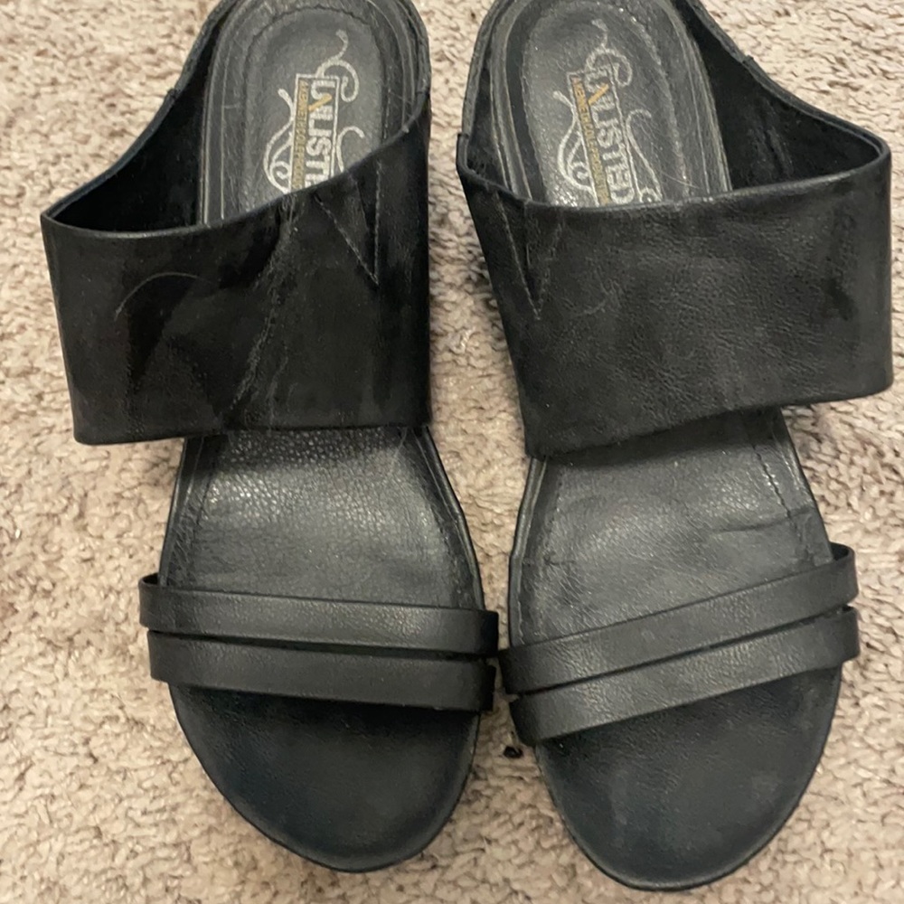 Kenneth Cole unlisted wedges 8 1/2